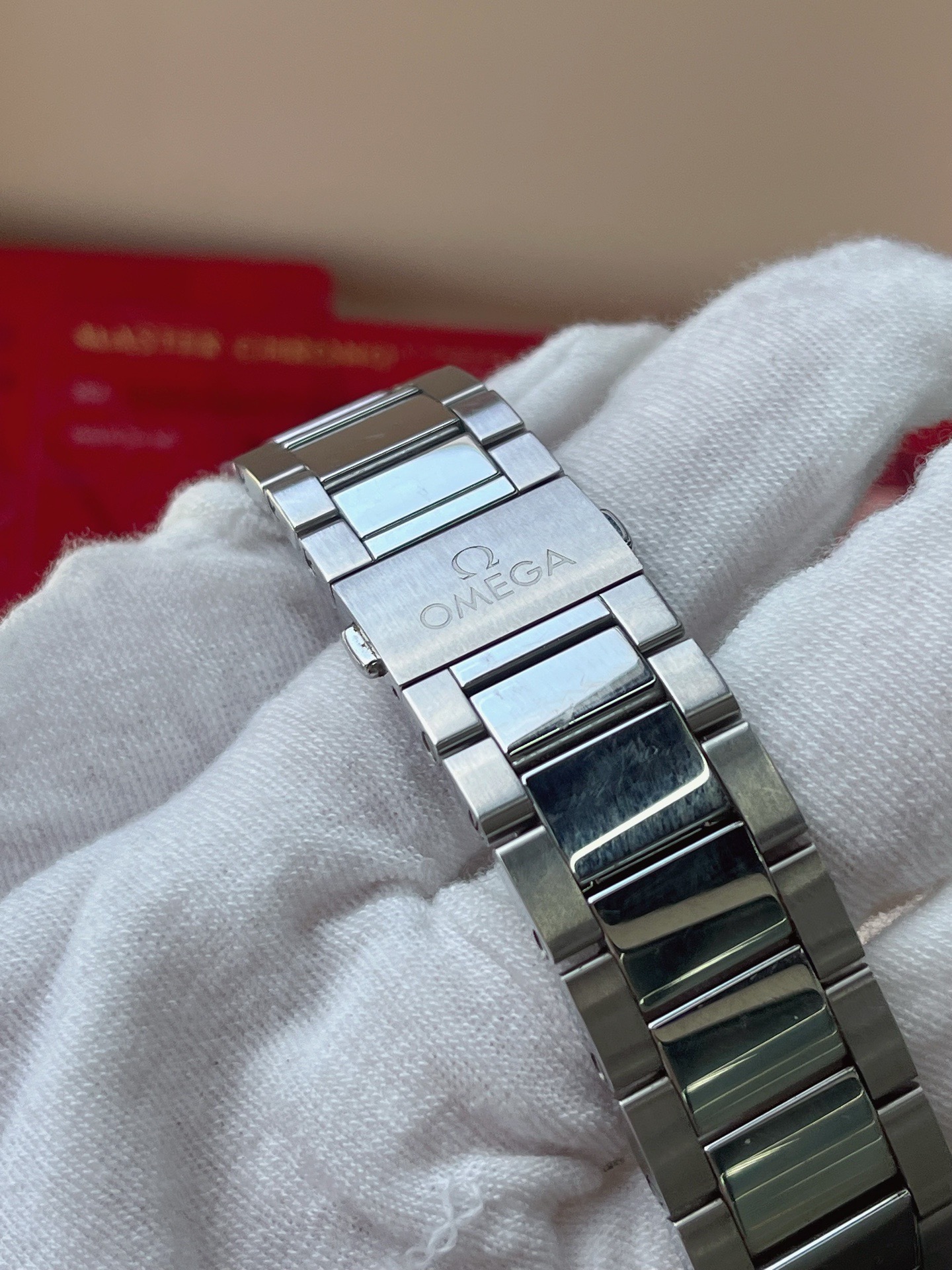 Omega 220.10.41.21.01.001 detail 5