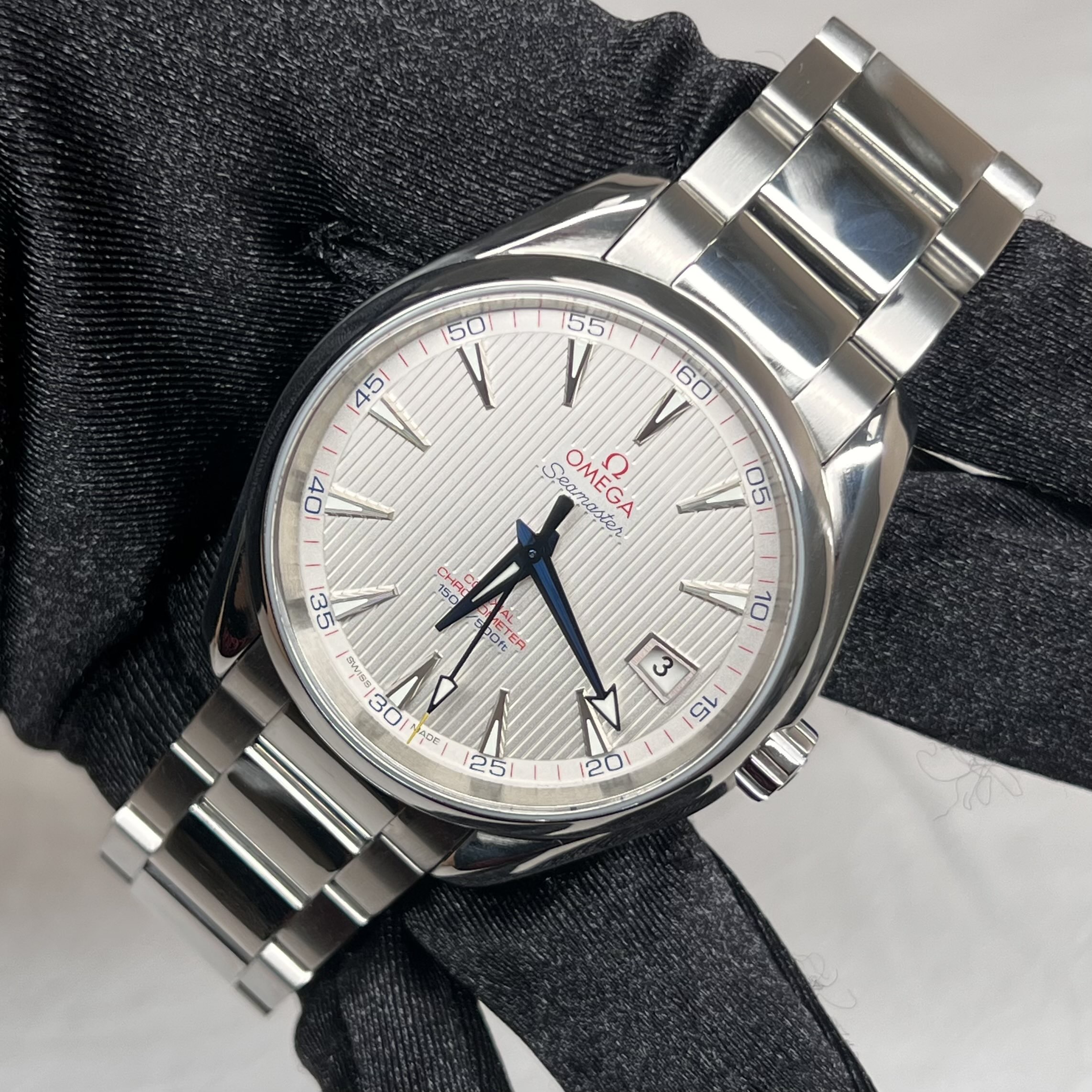 Omega 231.10.42.21.02.002 detail 5