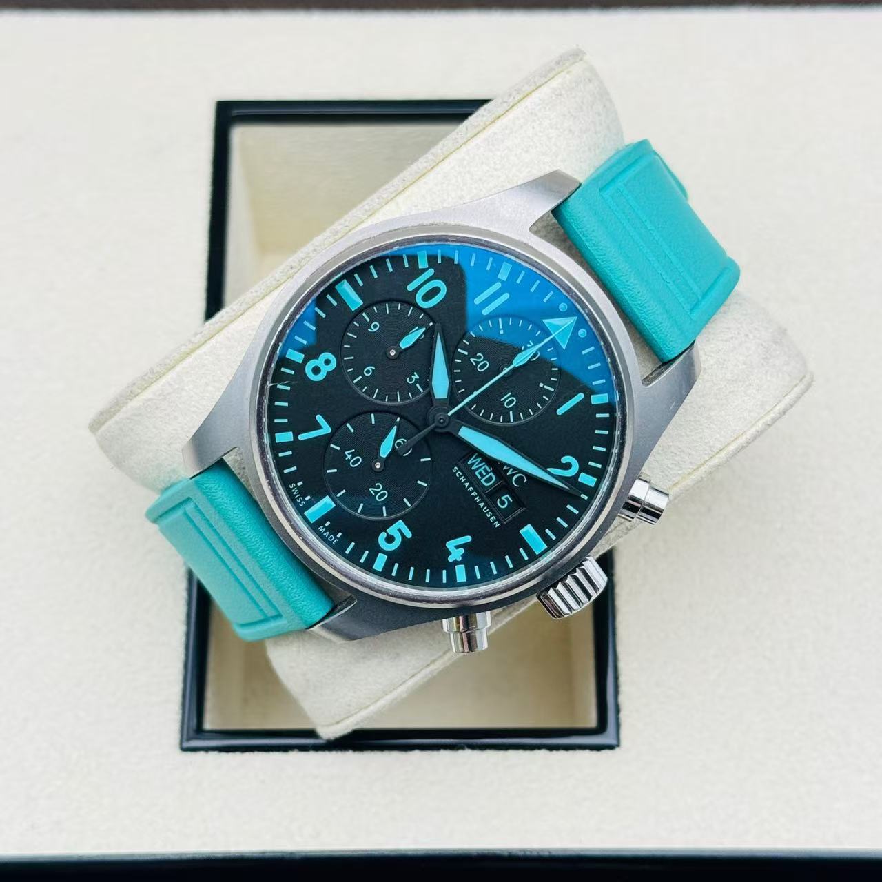 IWC IW388108 detail 1