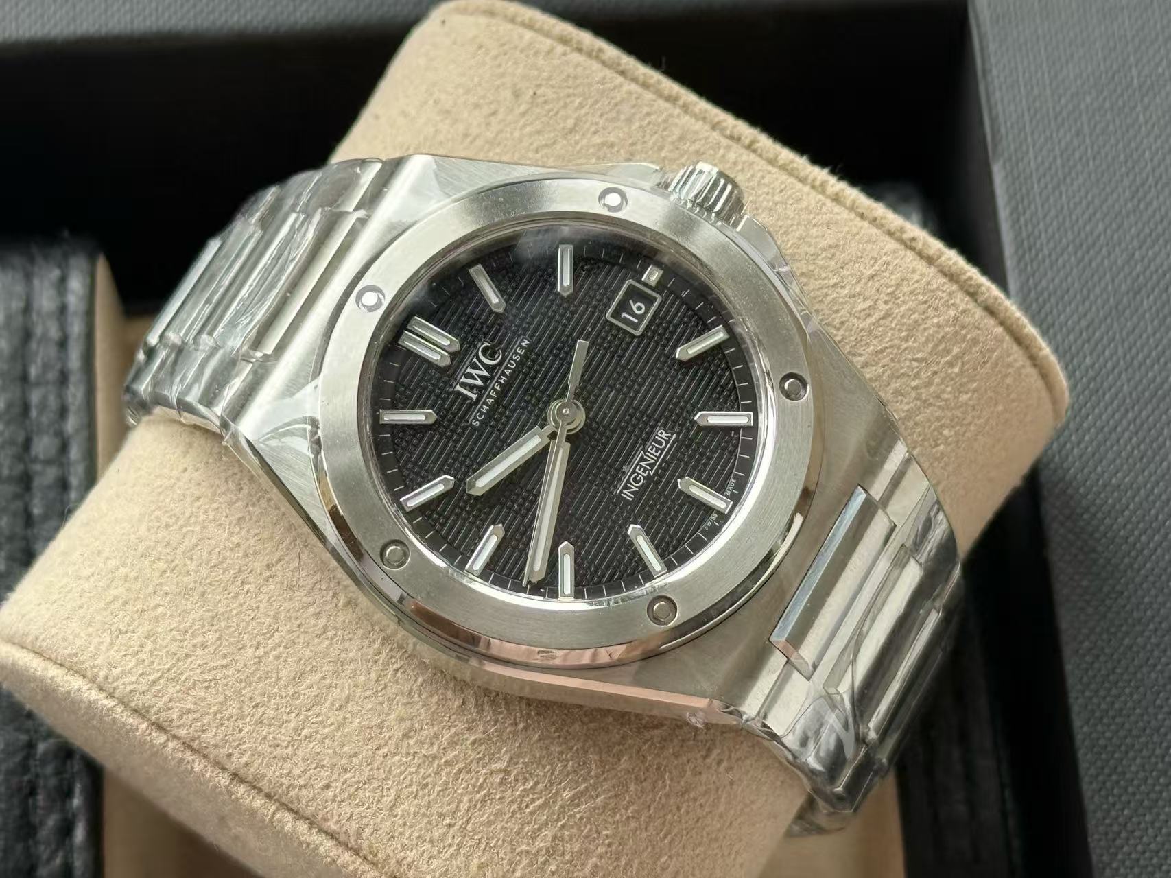 IWC IW328901 detail 2