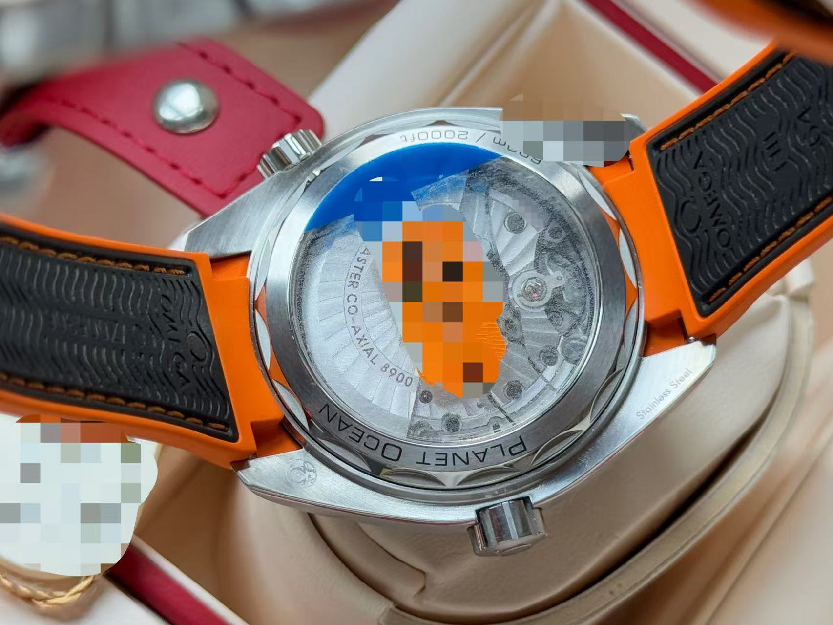 Omega 215.32.44.21.01.001 detail 4