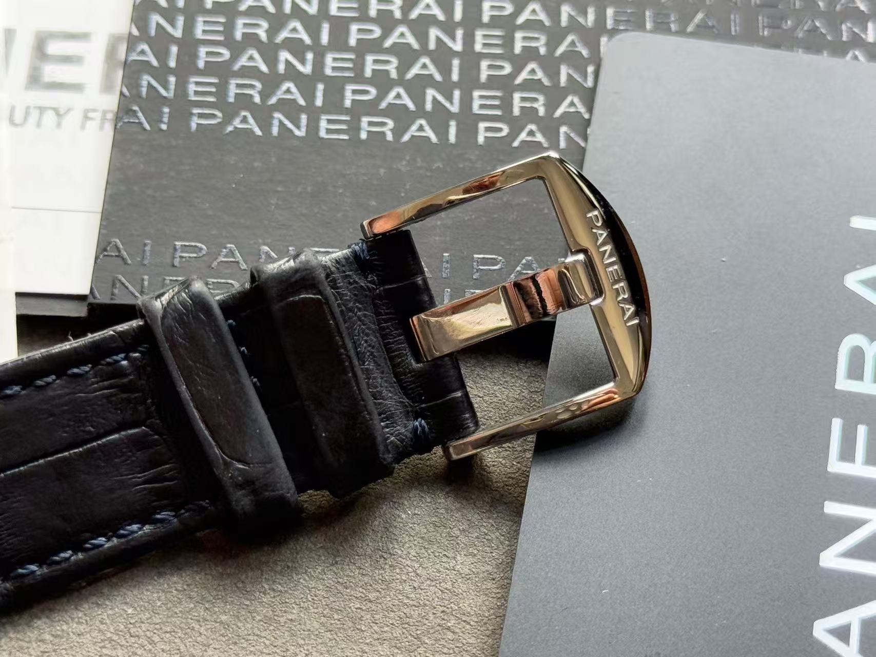 Panerai PAM00906 detail 5