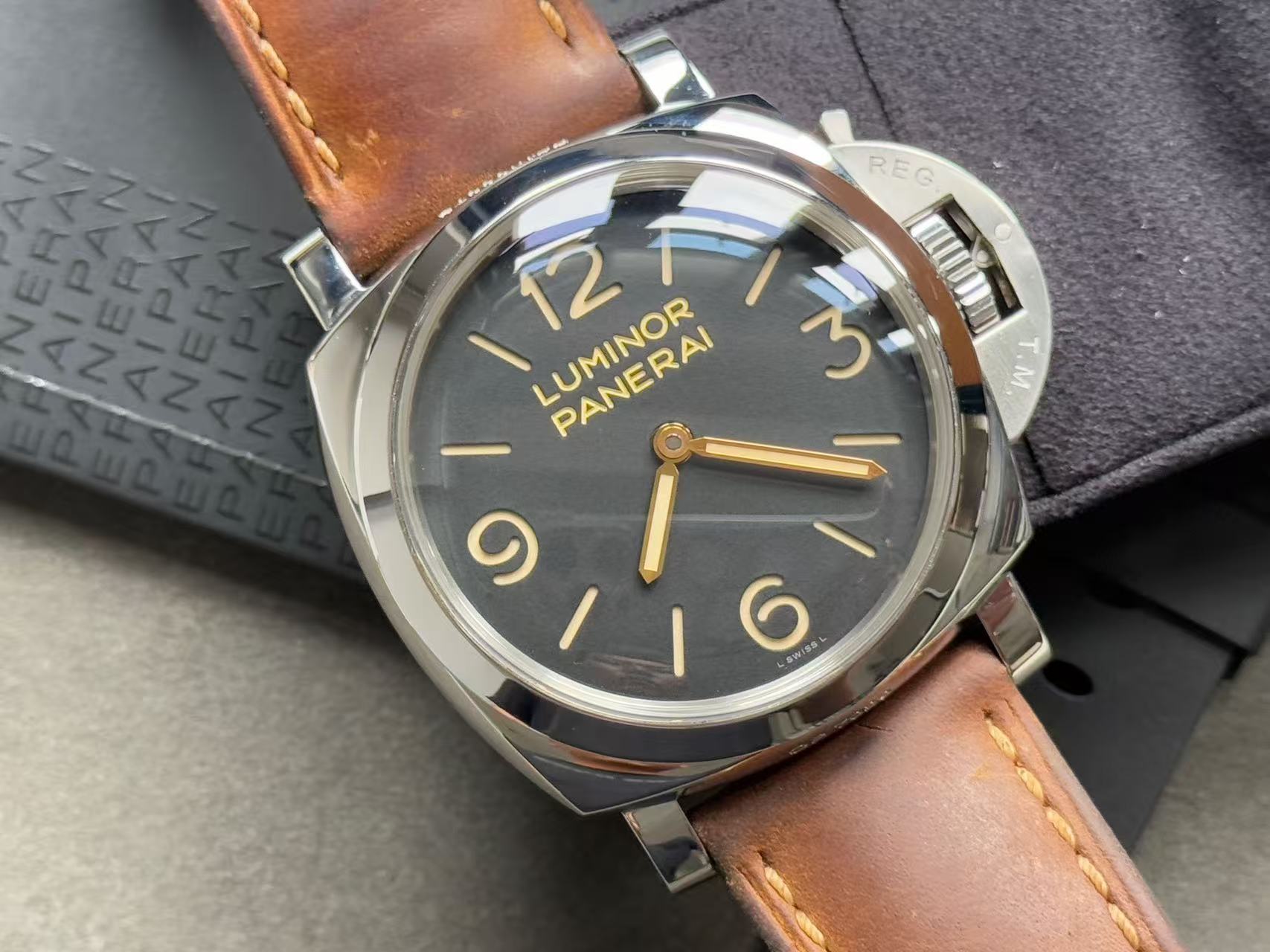 Panerai PAM00372 detail 3