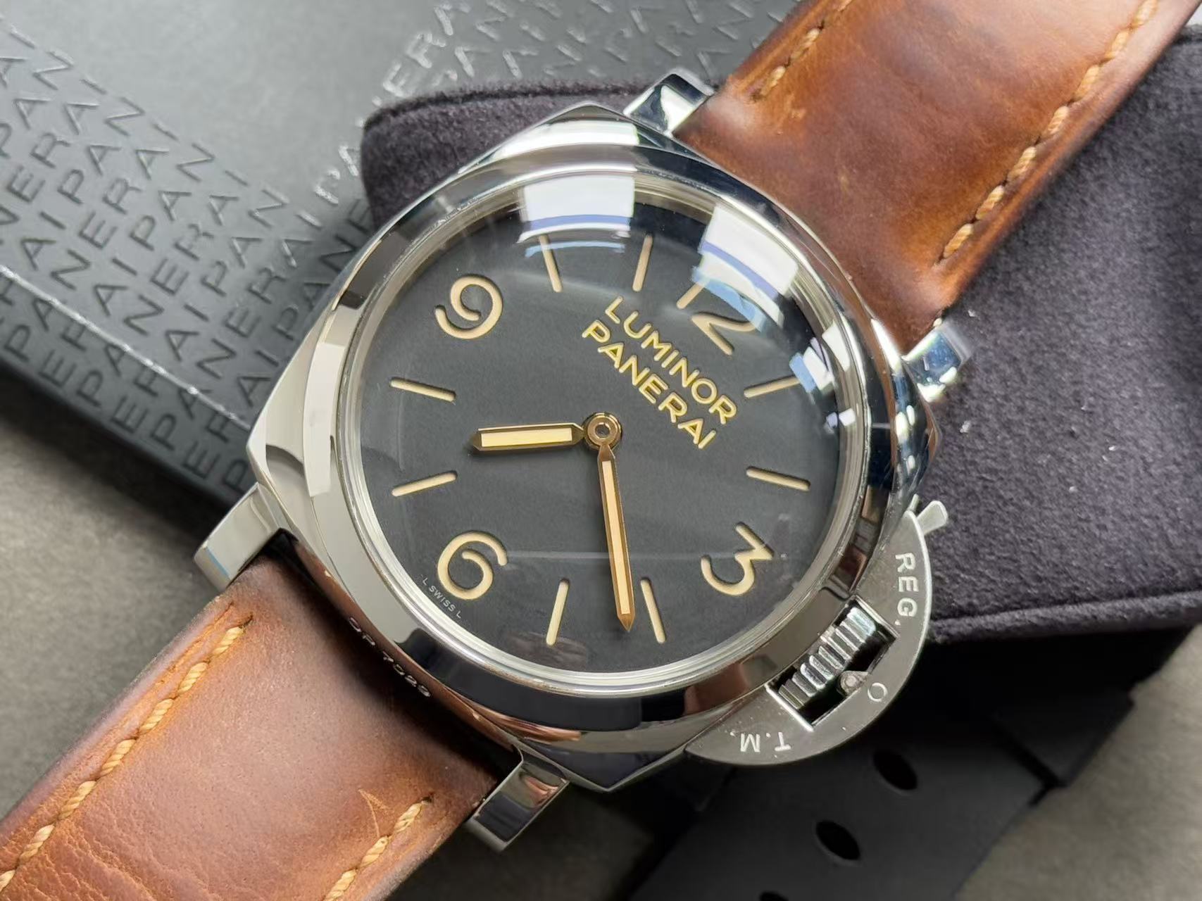 Panerai PAM00372 detail 4