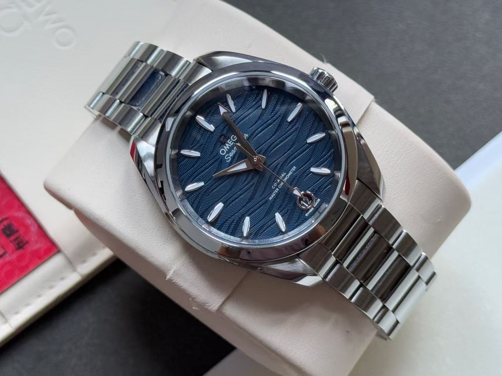 Omega 220.10.34.20.03.001