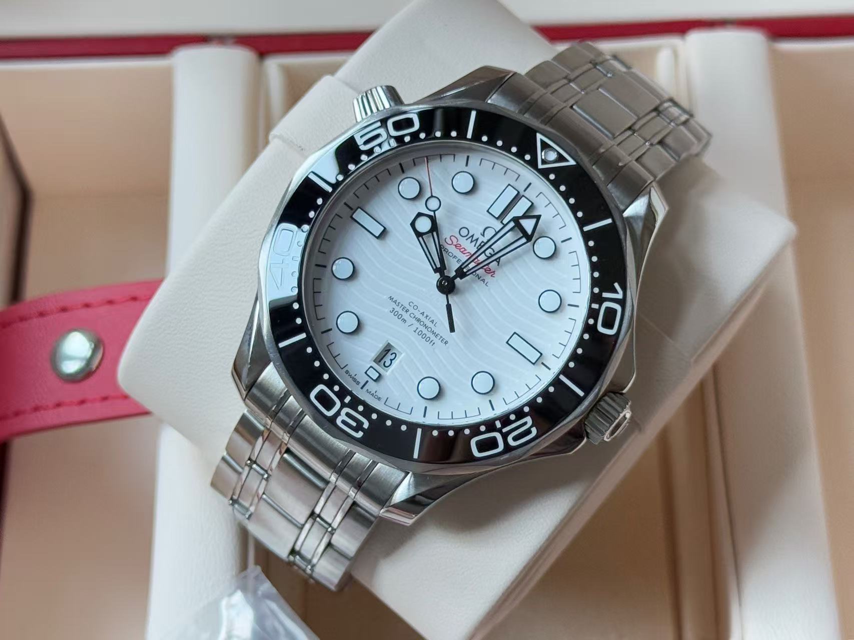 Omega 210.30.42.20.04.001