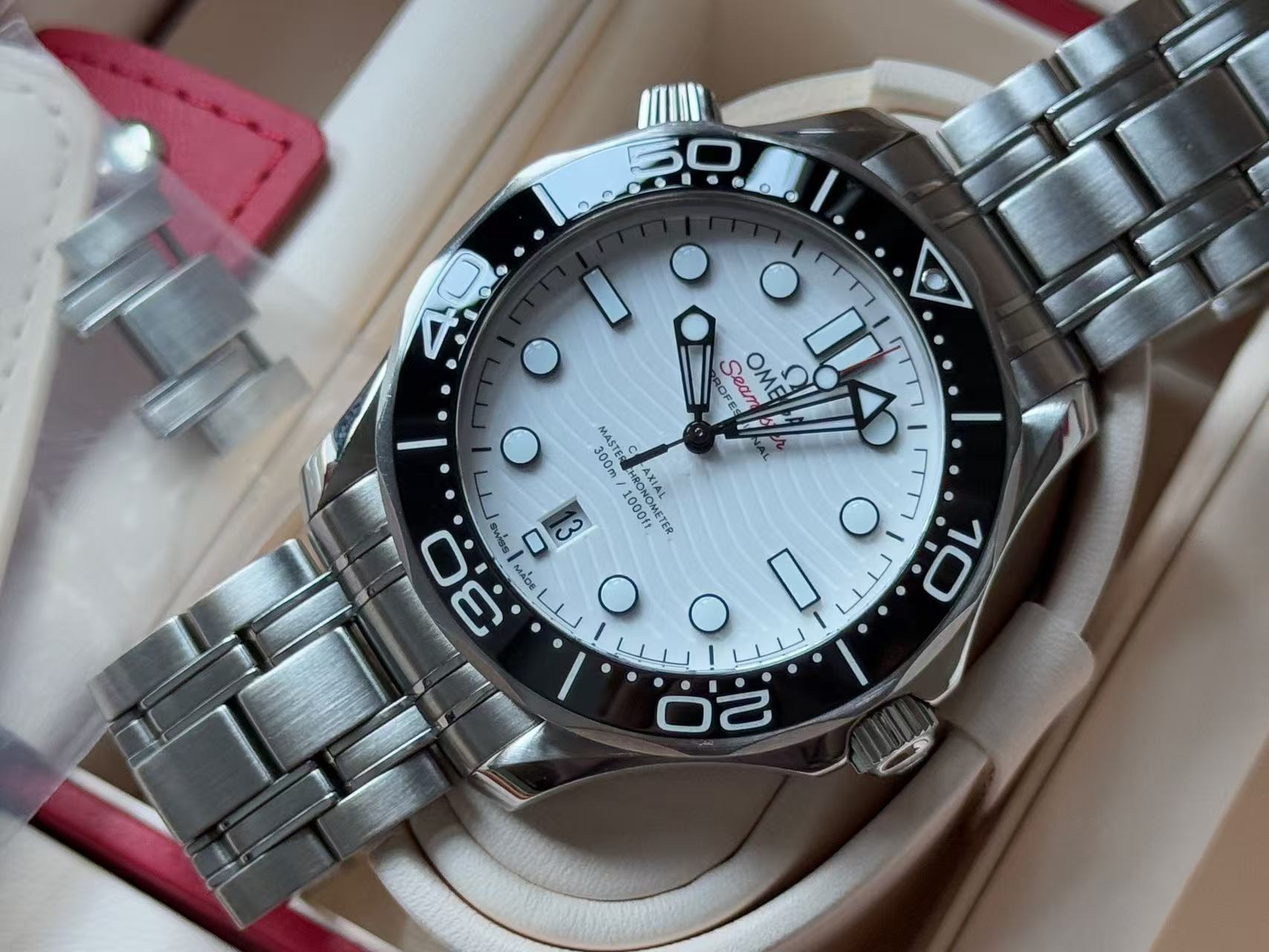 Omega 210.30.42.20.04.001 detail 1