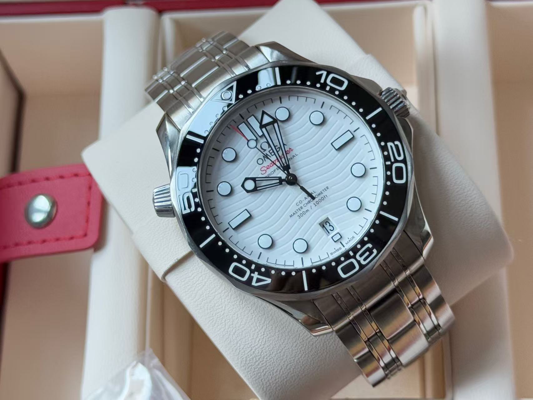 Omega 210.30.42.20.04.001 detail 3