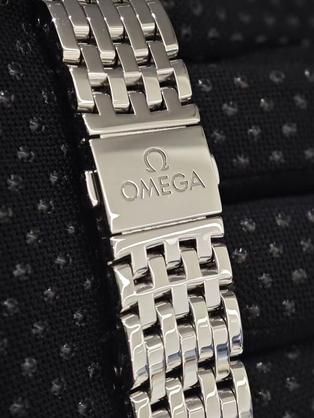 Omega 434.10.40.20.06.001 detail 4
