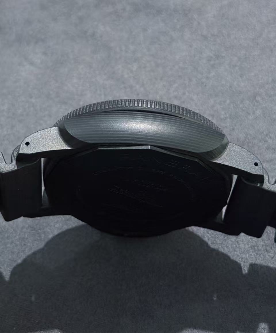 Panerai PAM01616 detail 1