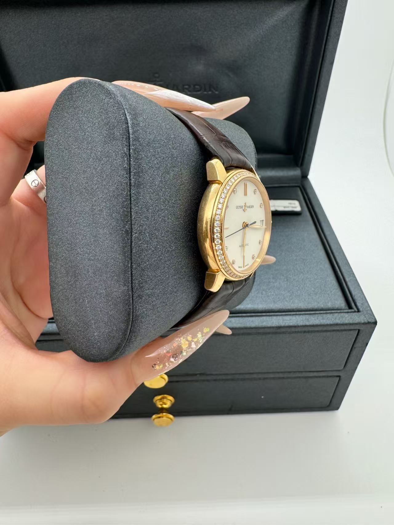 Ulysse Nardin 8106-116B-2 / 990 detail 1