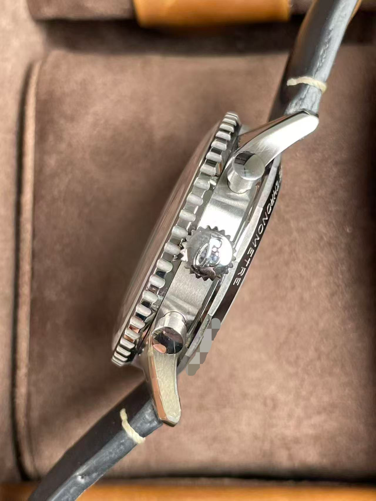 Breitling AB0139211b1p1 detail 4