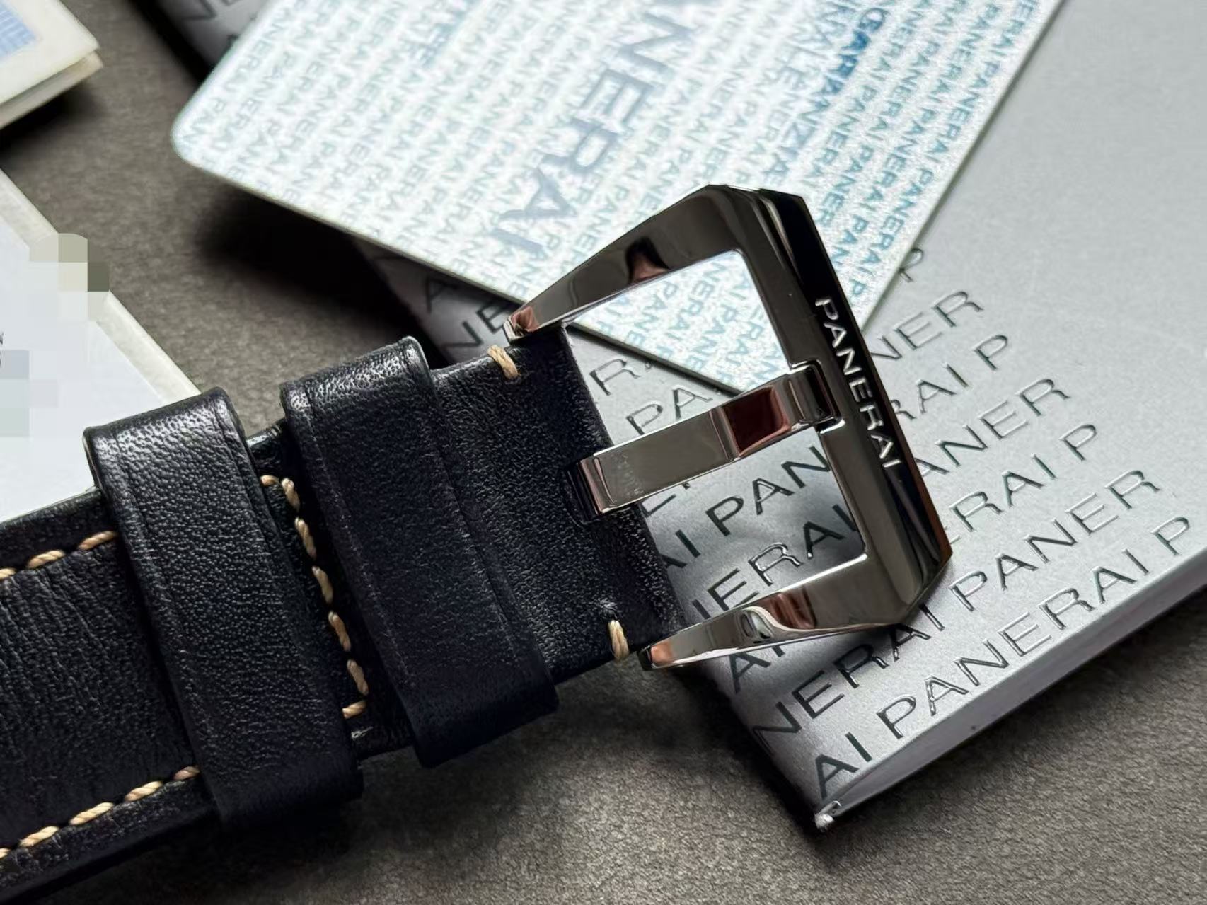 Panerai PAM00366 detail 4