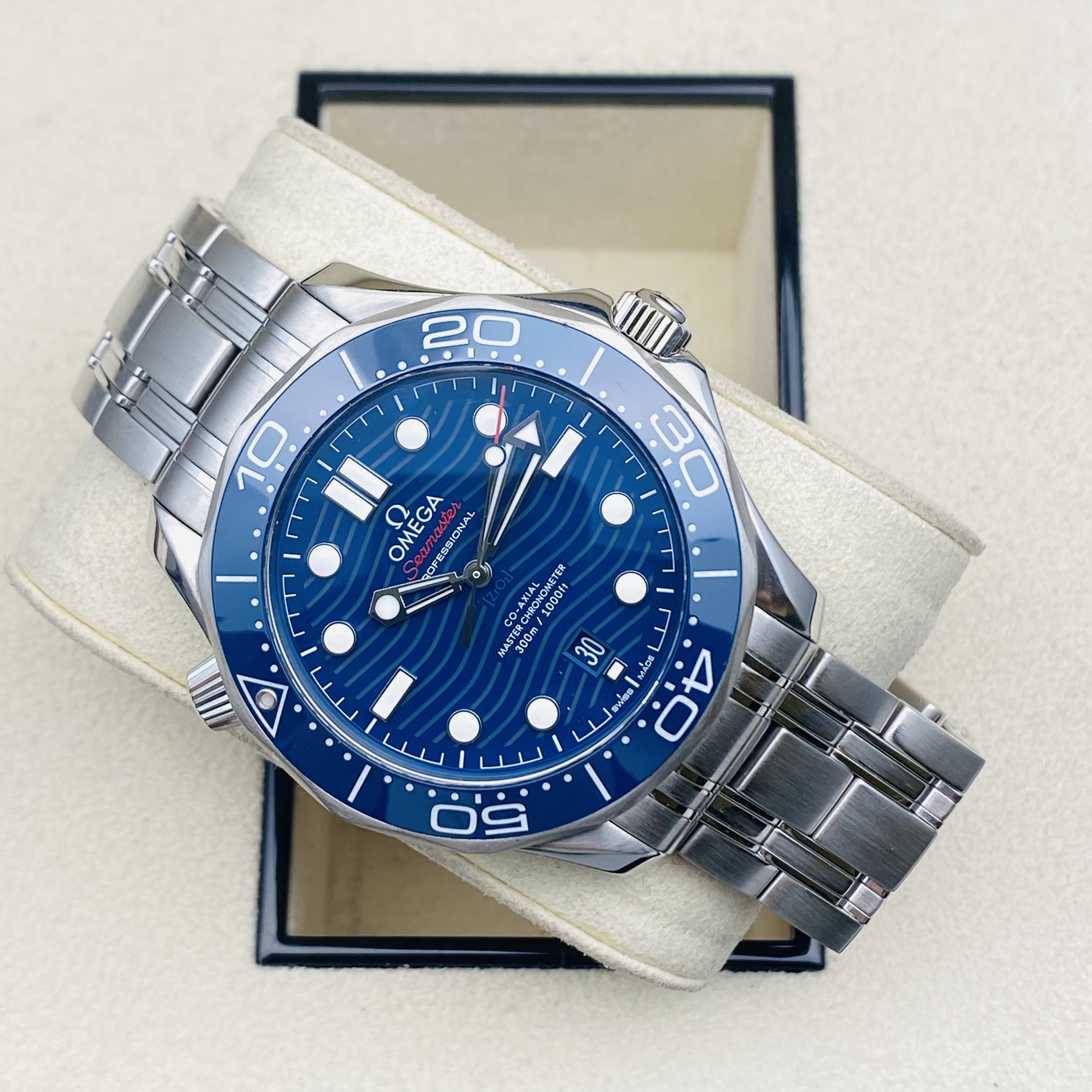 Omega 210.30.42.20.03.001 detail 1