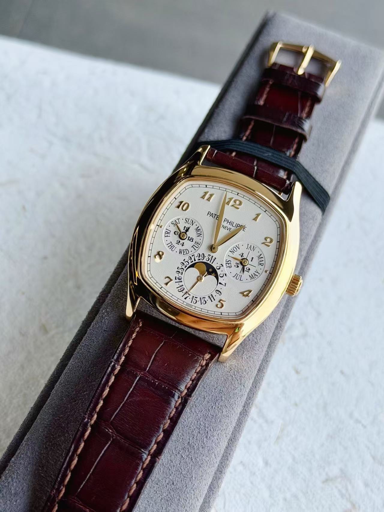Patek Philippe 5940J-001
