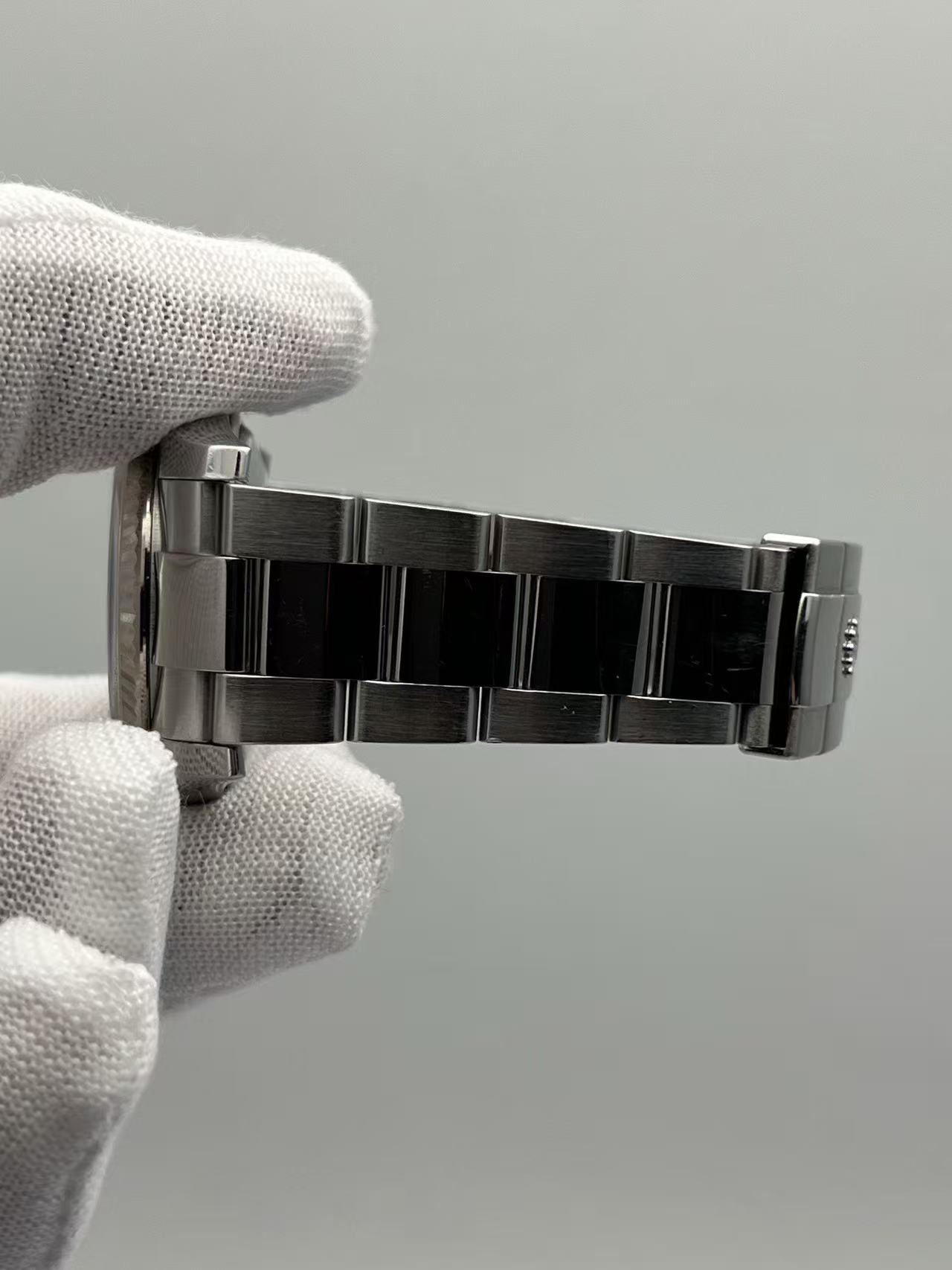 Rolex m116234-0120 detail 5