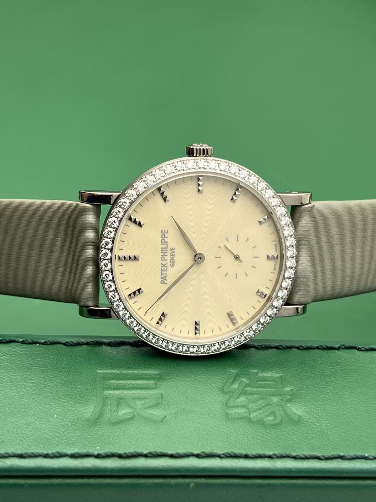 Patek Philippe 7120G-001