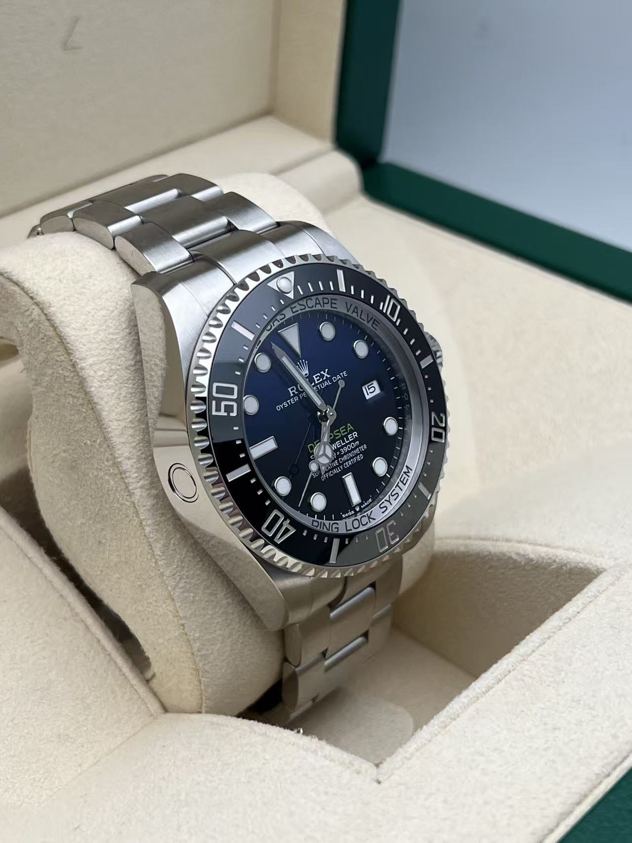 Rolex m126660-0002 detail 1