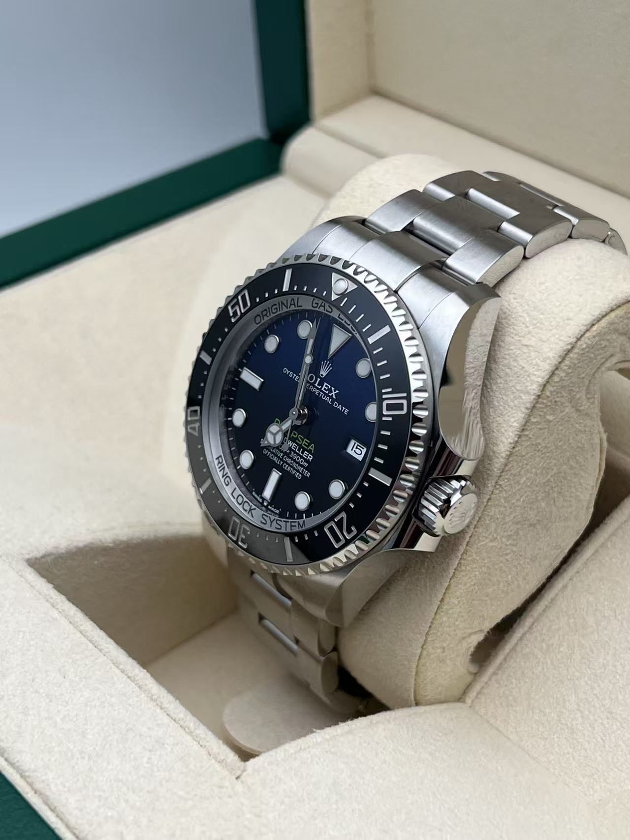 Rolex m126660-0002 detail 2