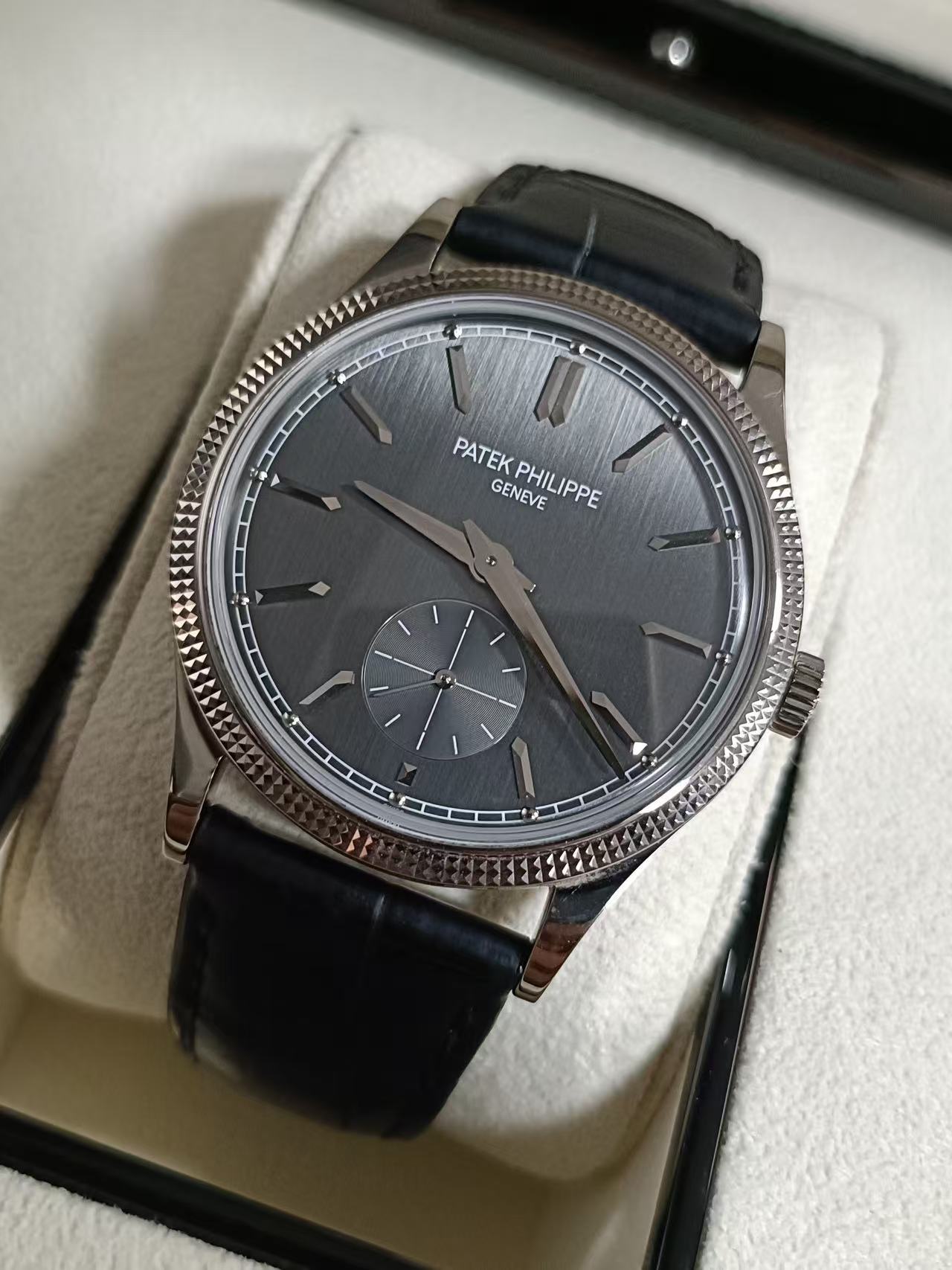 Patek Philippe 6119g-001 detail 1