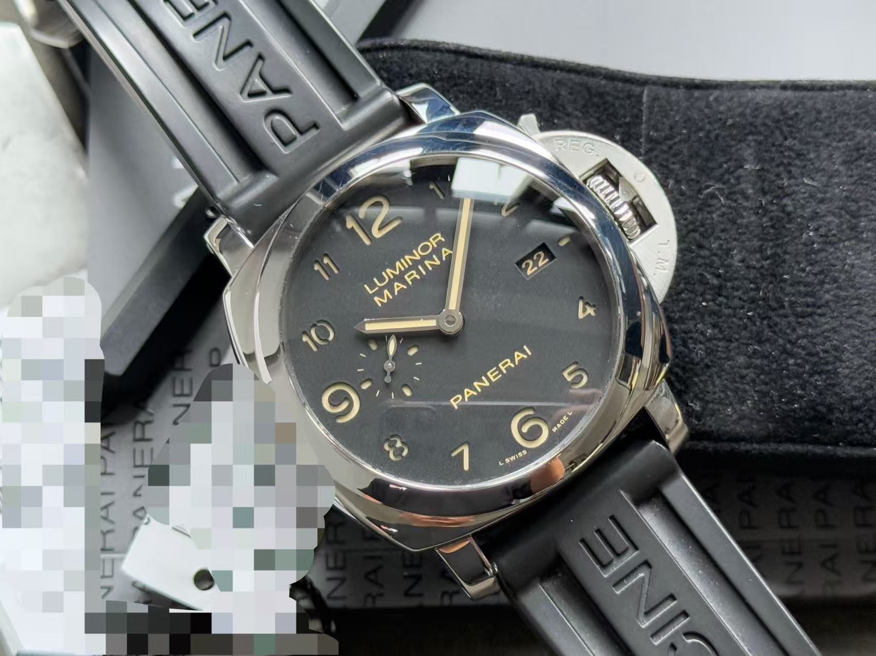 Panerai PAM00359 detail 1
