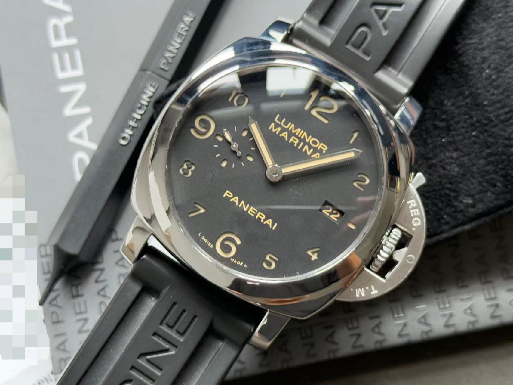 Panerai PAM00359 detail 2