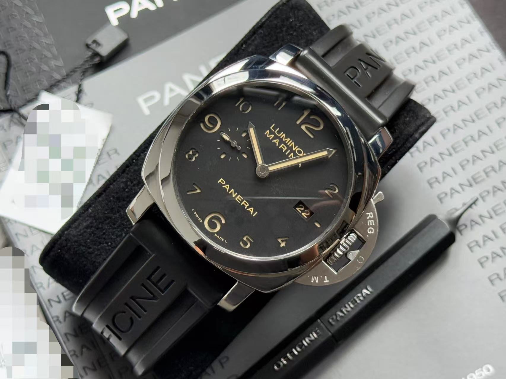 Panerai PAM00359 detail 3