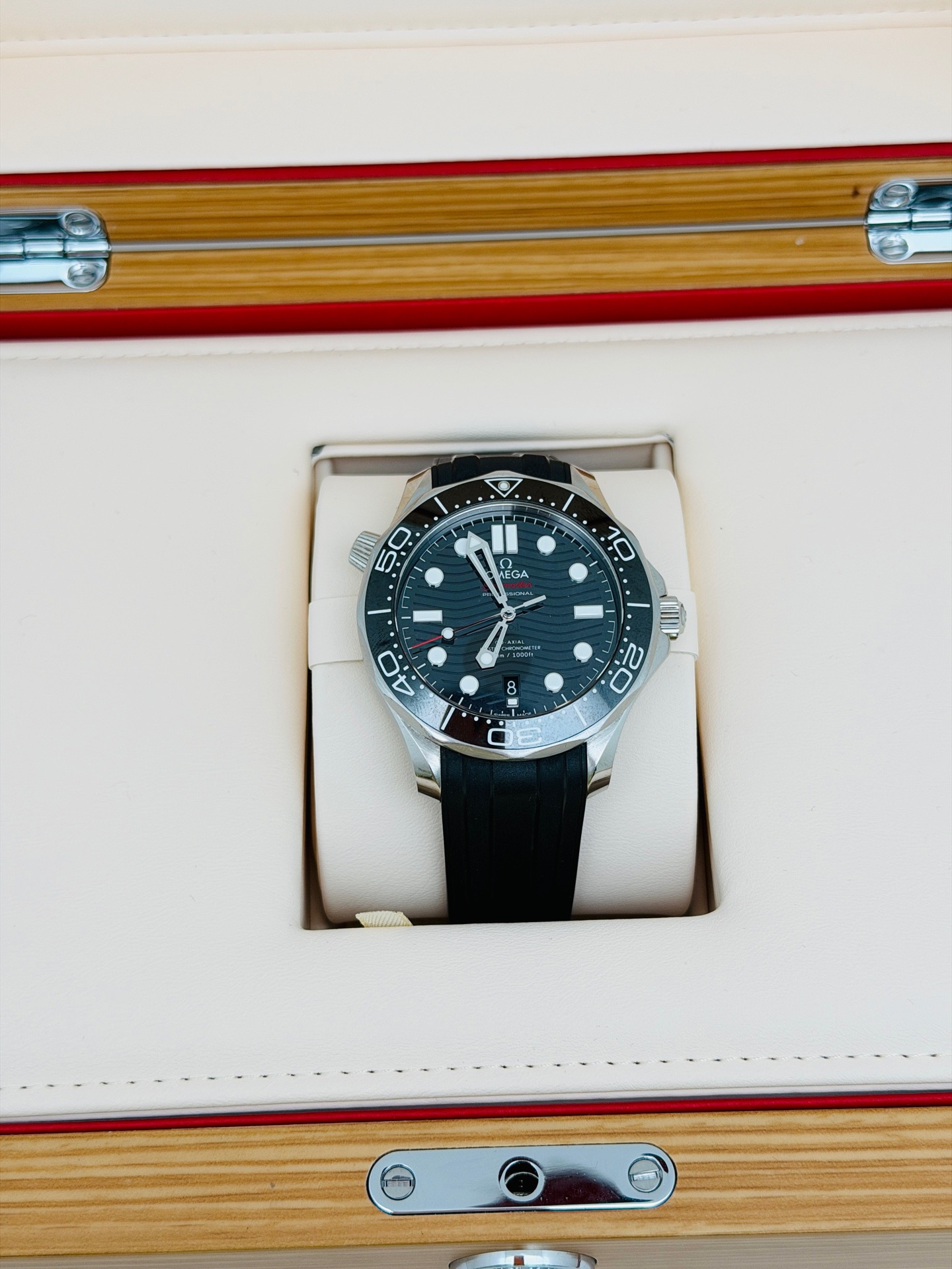 Omega 210.32.42.20.01.001