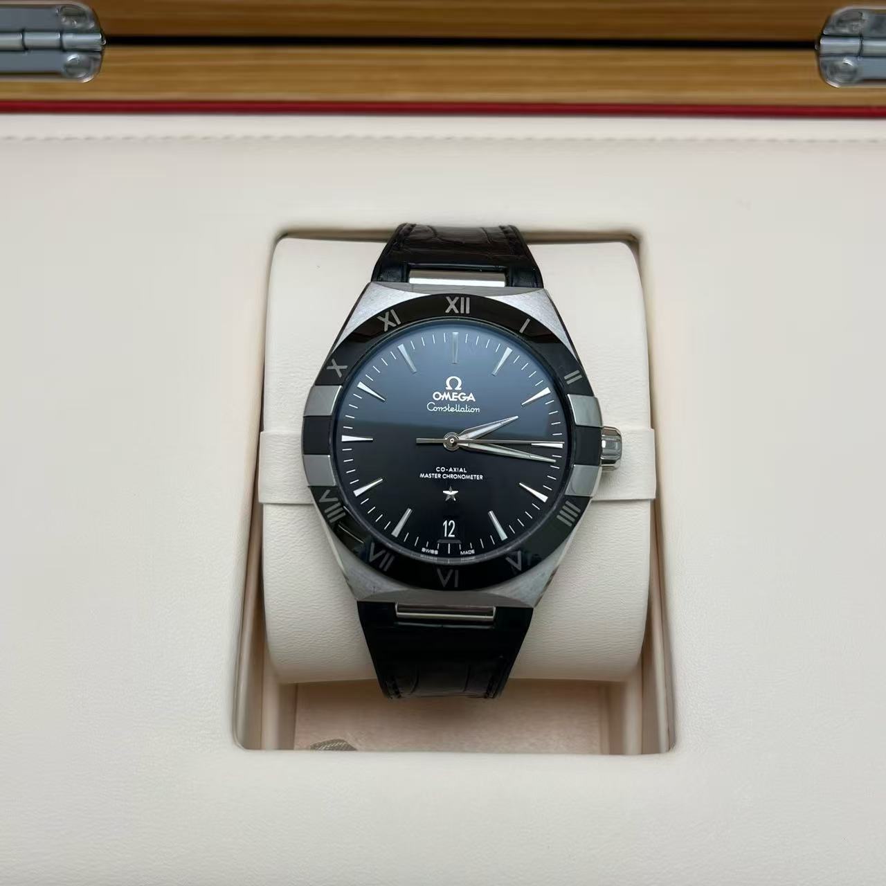 Omega 131.33.41.21.01.001