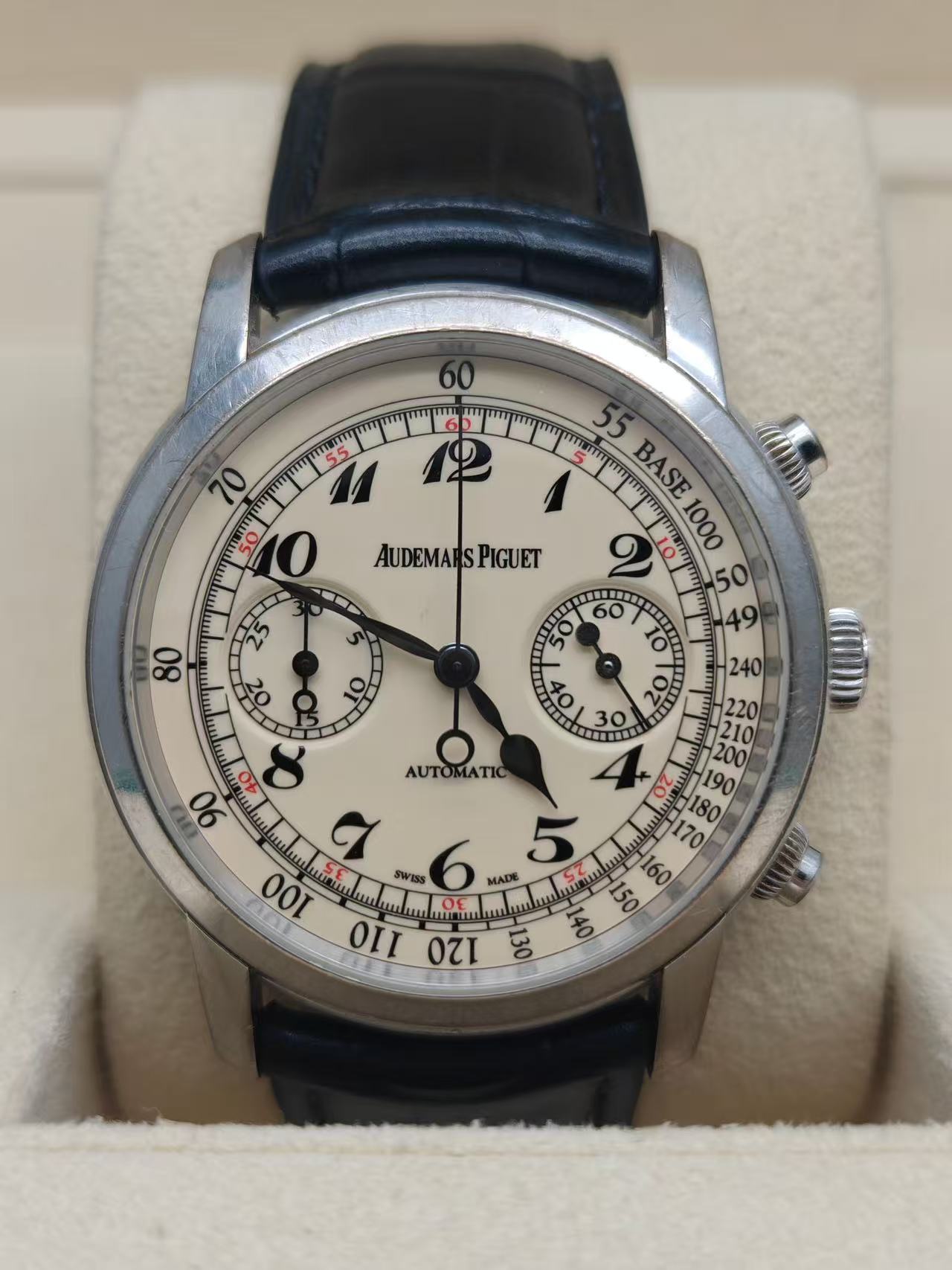 Audemars Piguet 26100BC.OO.D002CR.01 detail 6