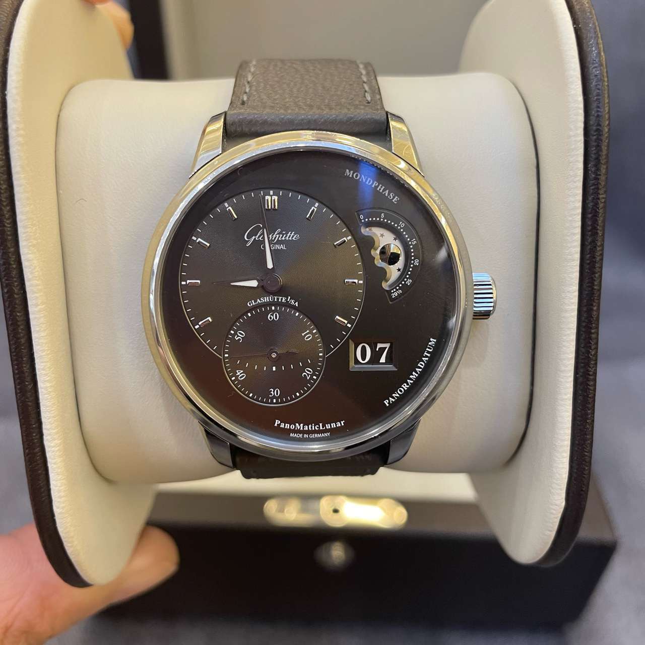 Glashütte Original 1-90-02-43-32-05 detail 2