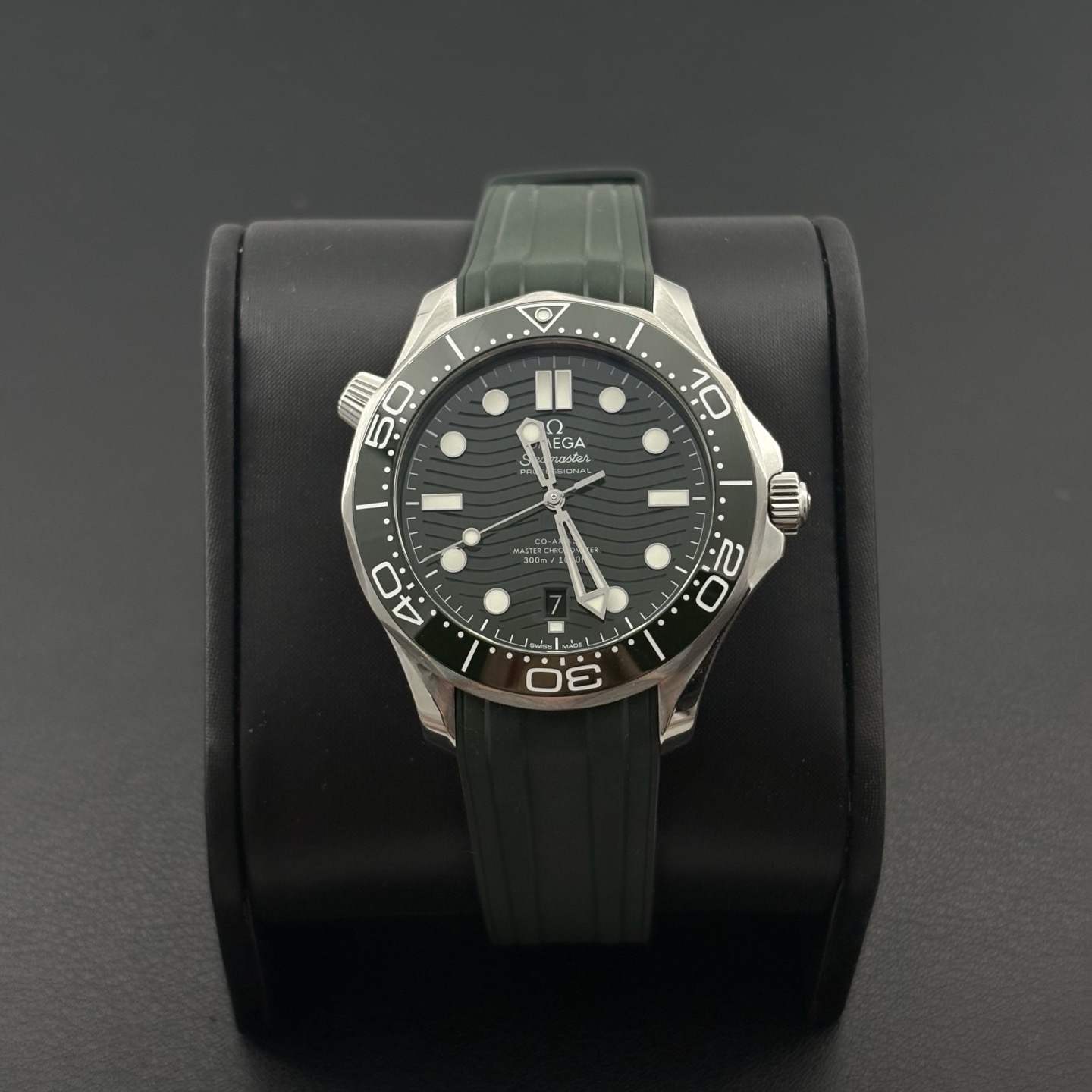 Omega 210.32.42.20.10.001 detail 7