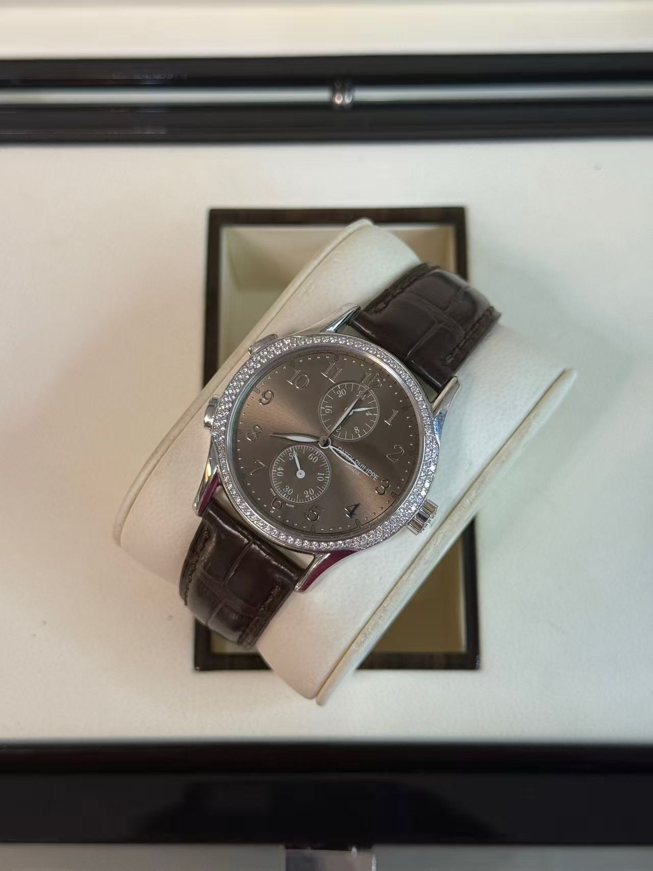 Patek Philippe 7134G-001 detail 7