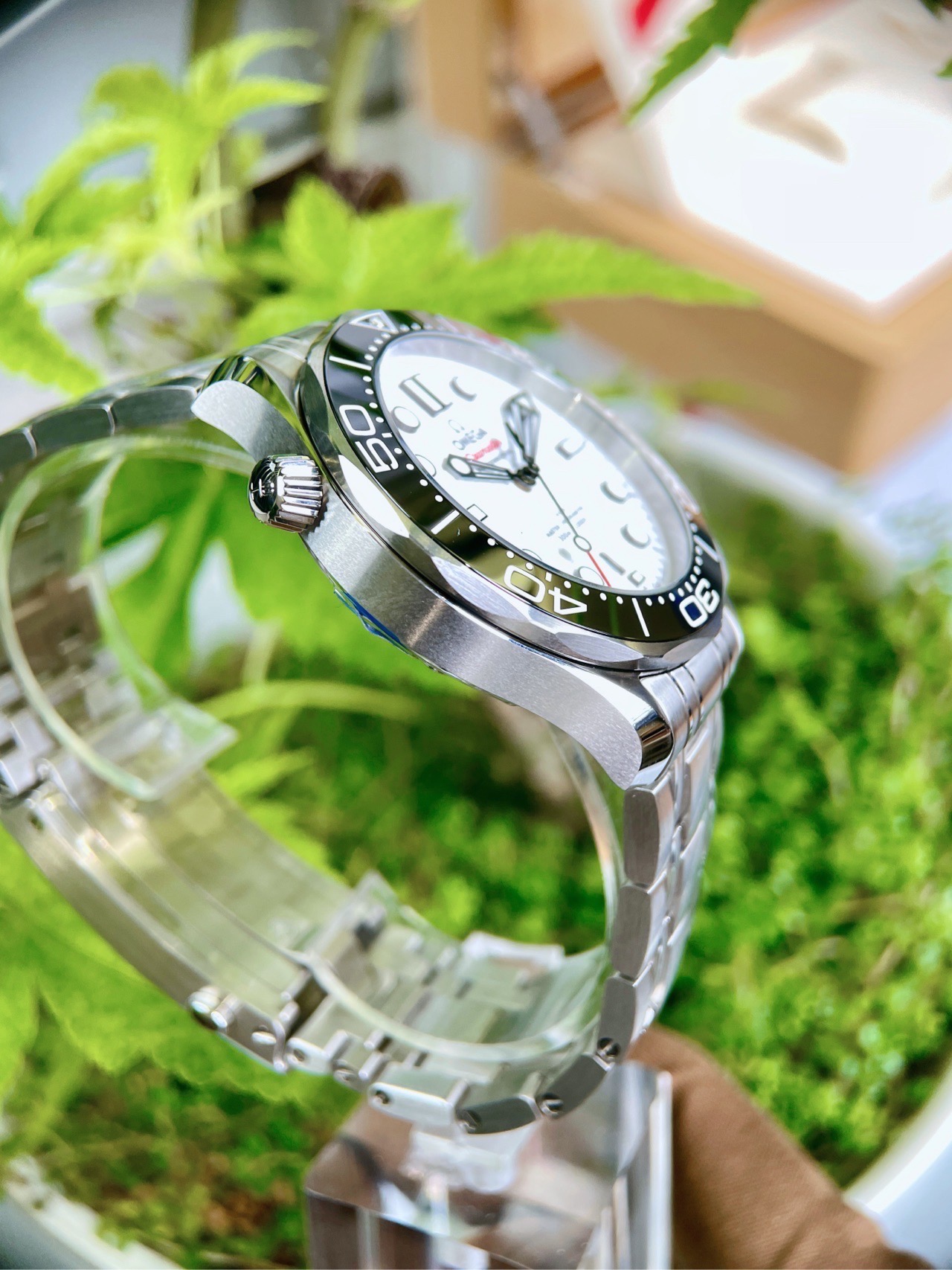 Omega 210.30.42.20.04.001 detail 2