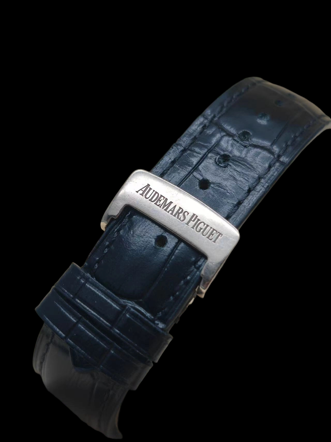 Audemars Piguet 26100BC.OO.D002CR.01 detail 3