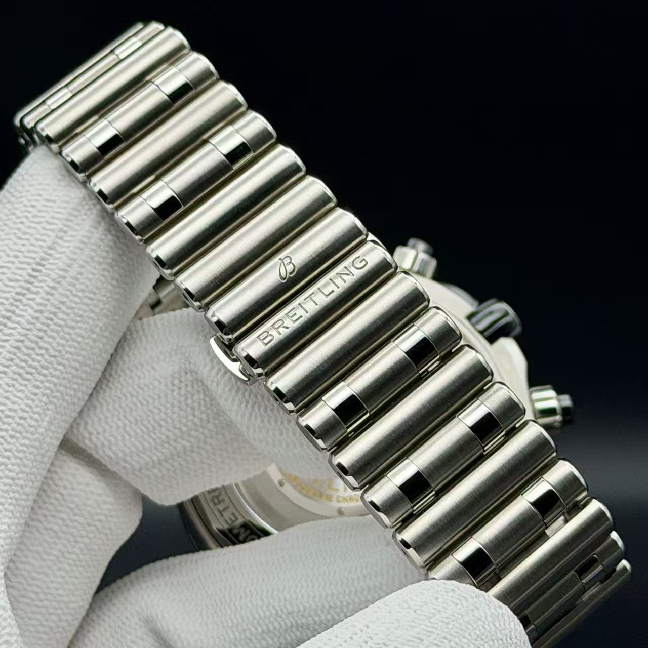 Breitling AB0136251B1A1 detail 6