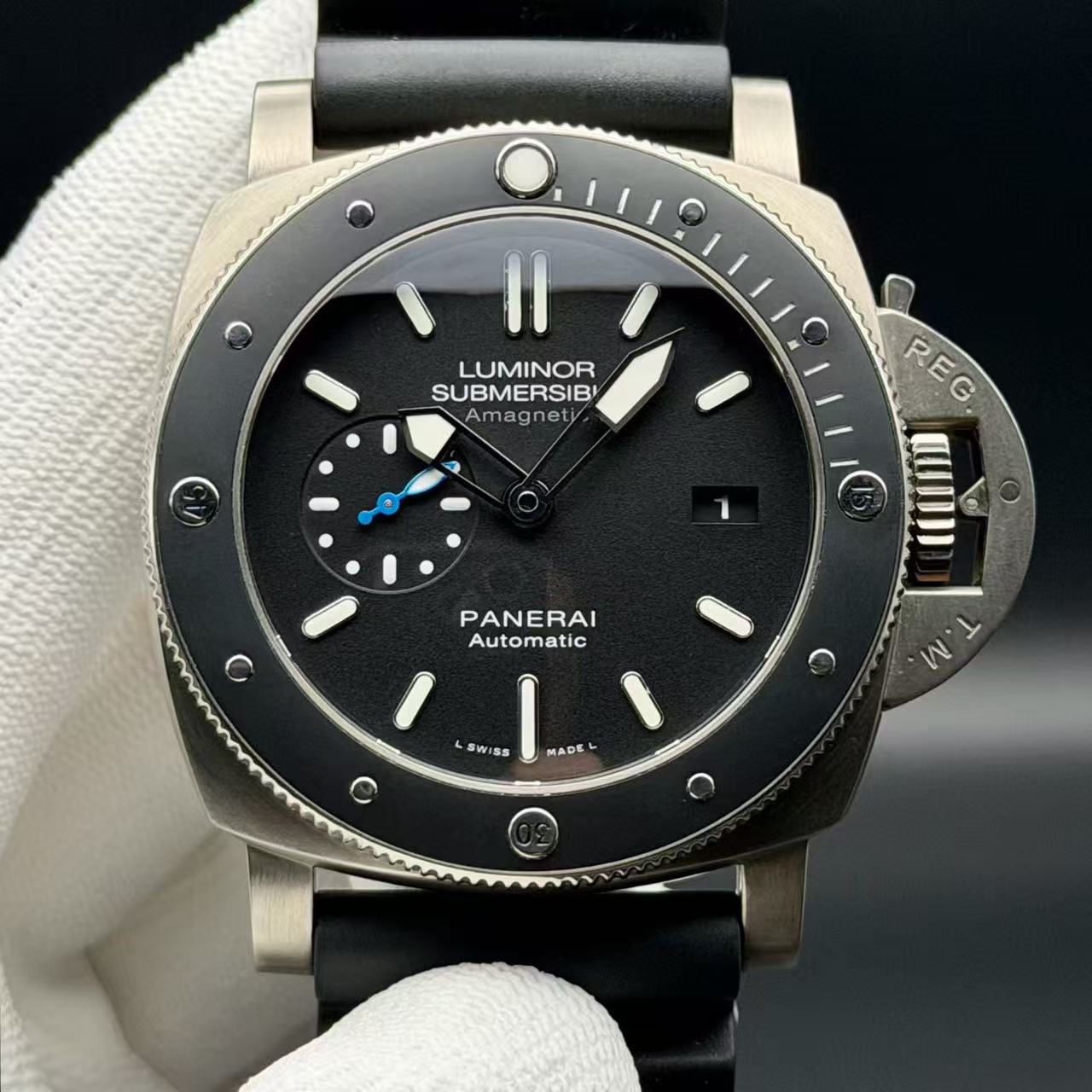 Panerai PAM01389 detail 7