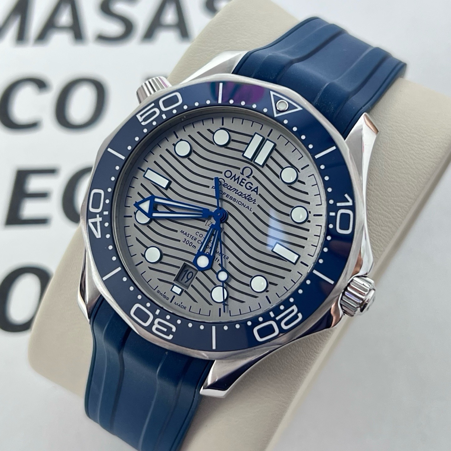 Omega 210.32.42.20.06.001 detail 1