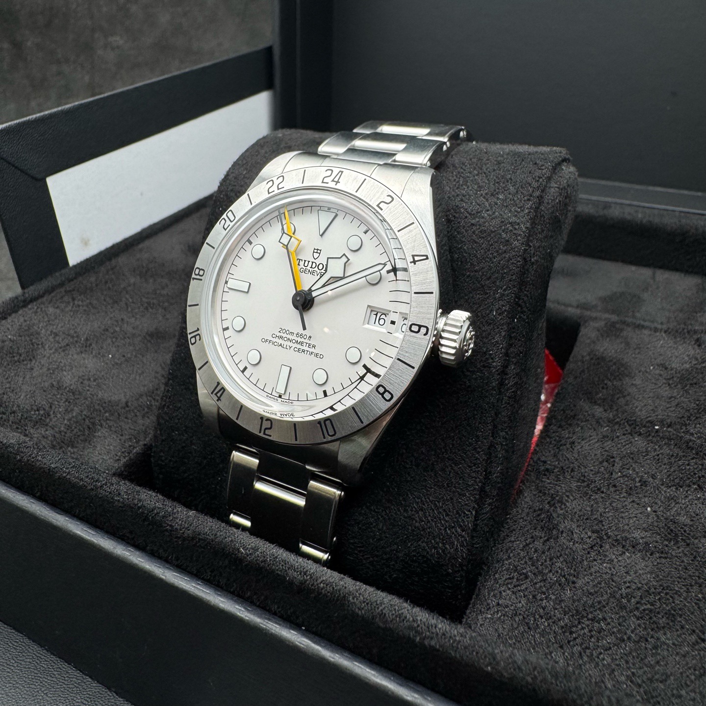 Tudor m79470-0004 detail 2