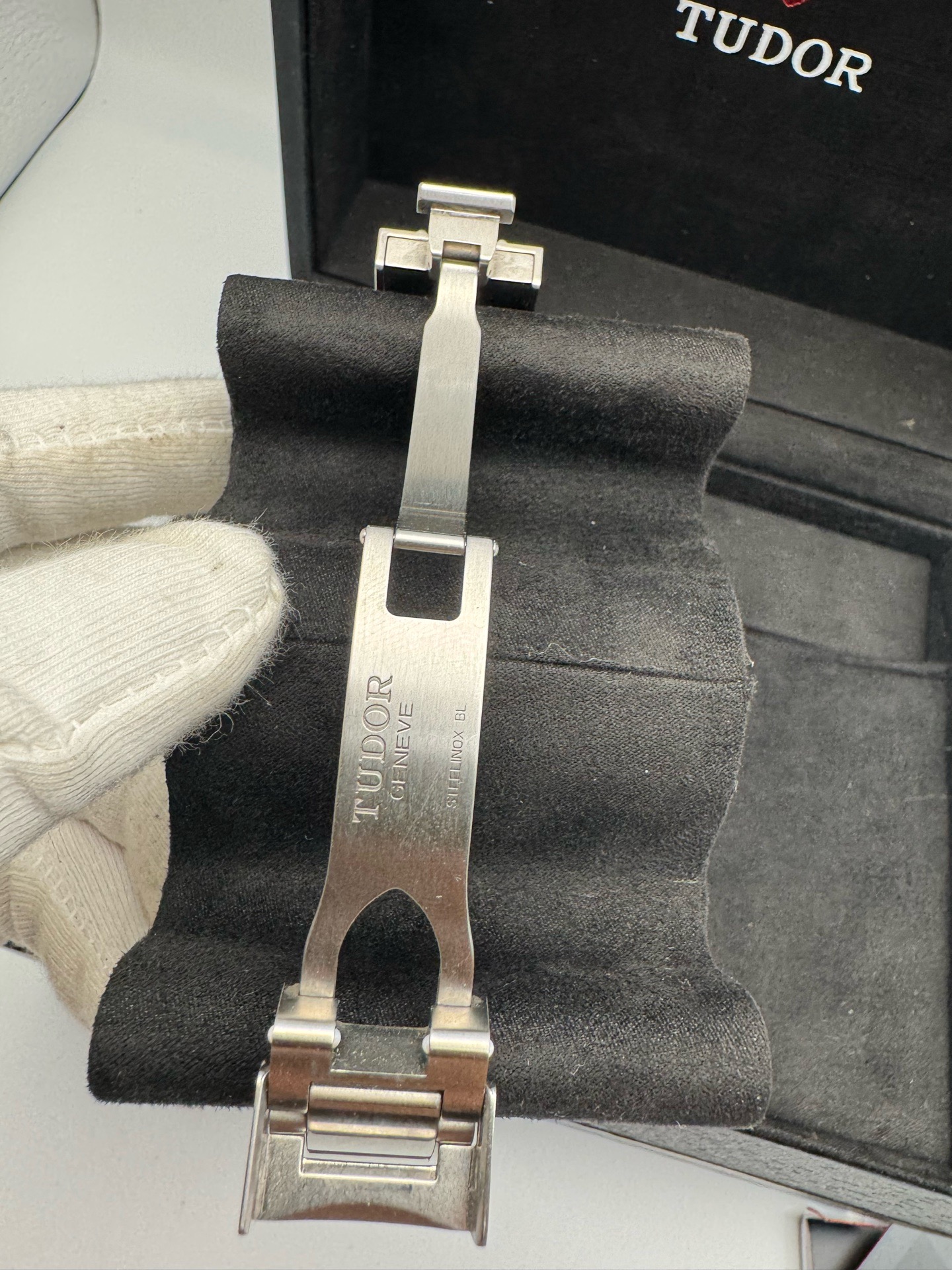 Tudor m79950-0001 detail 2