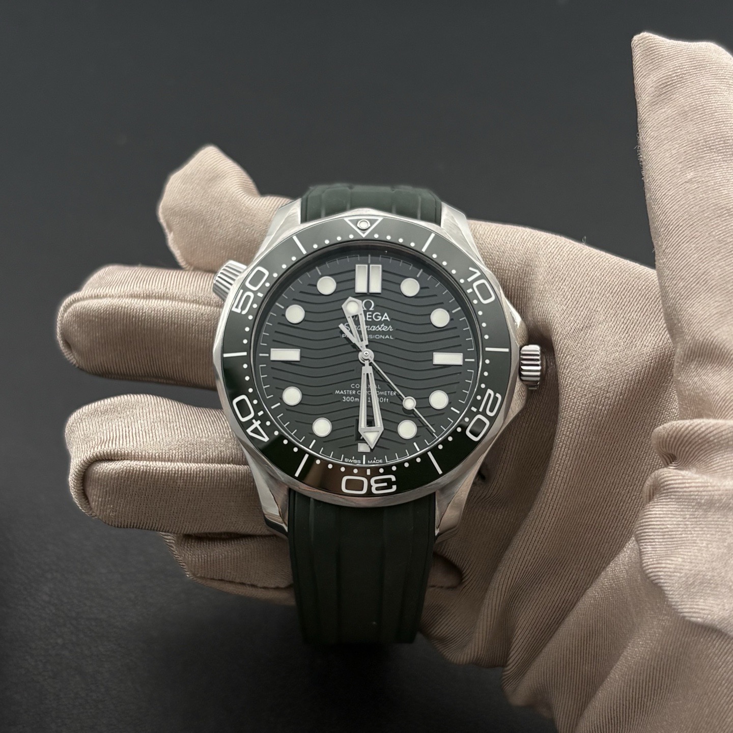 Omega 210.32.42.20.10.001 detail 8
