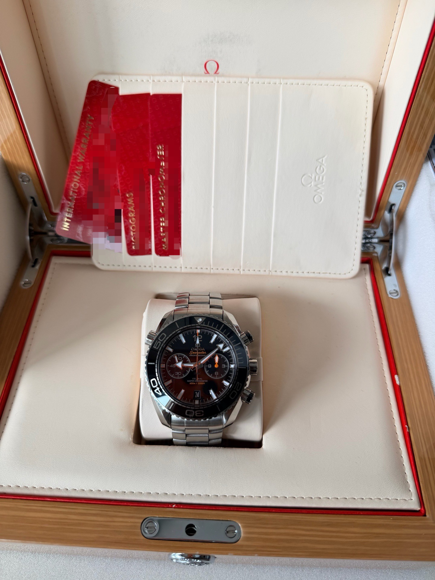 Omega 215.30.46.51.01.001