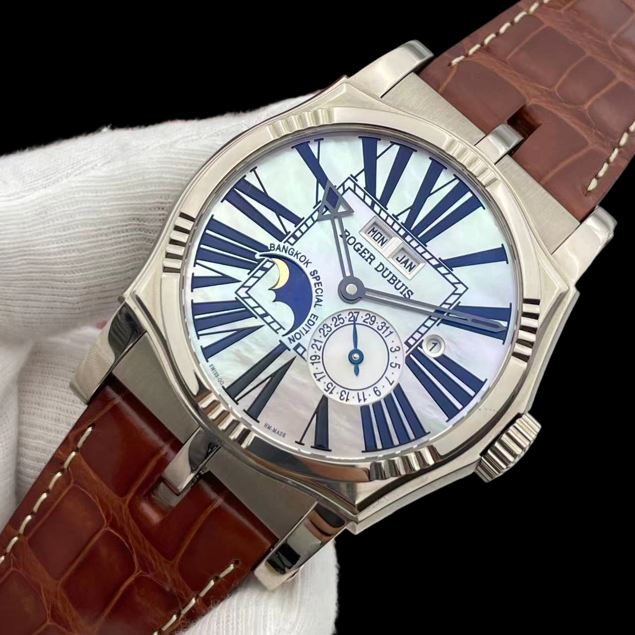 Roger Dubuis SY43 detail 1