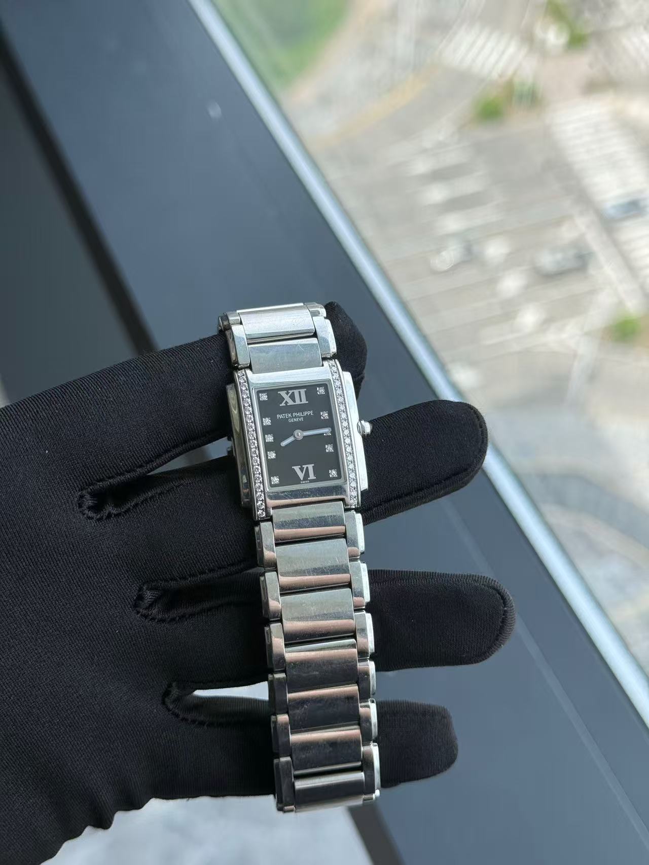 Patek Philippe 4910 / 10A-001 detail 1