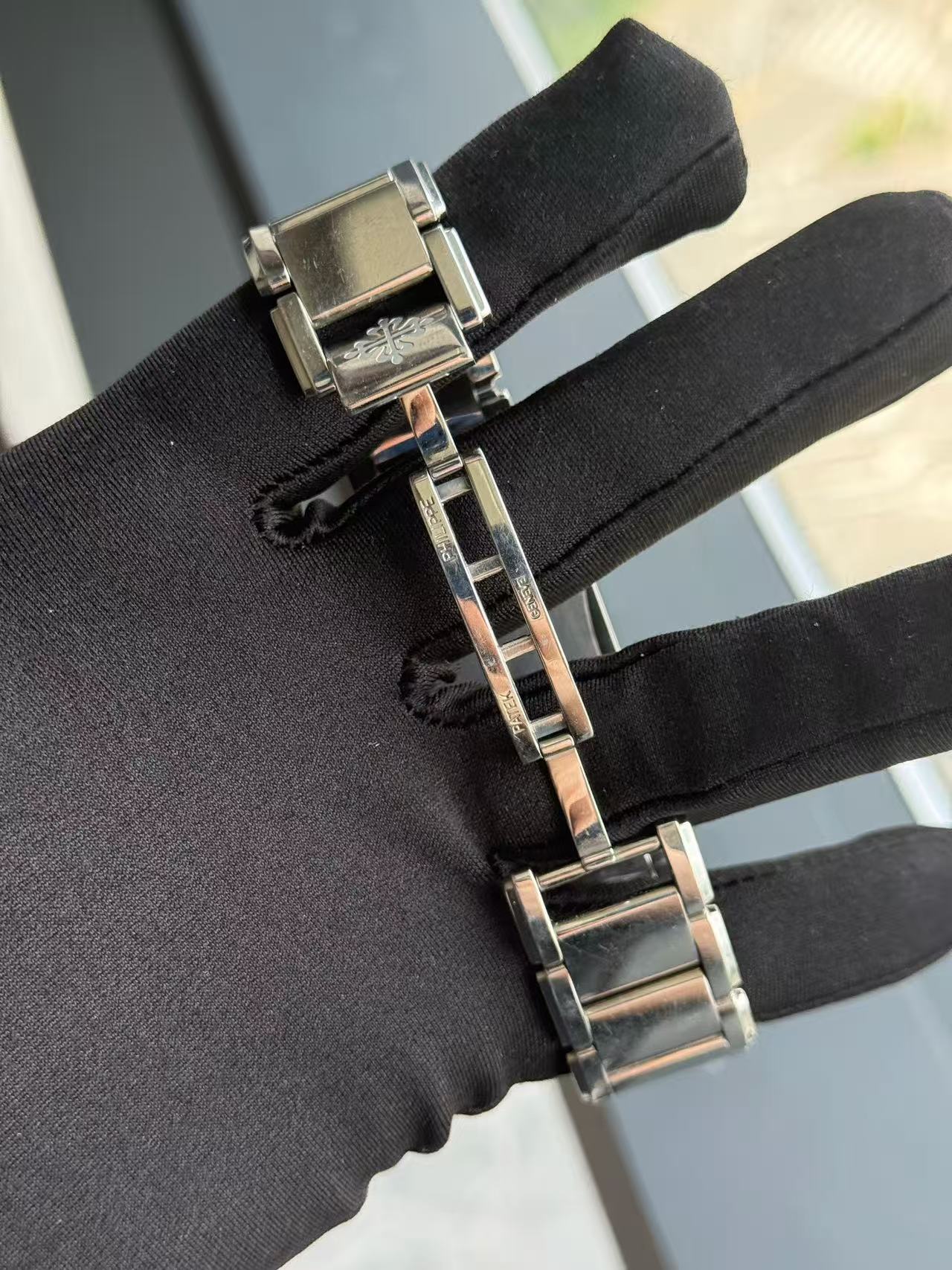 Patek Philippe 4910 / 10A-001 detail 4