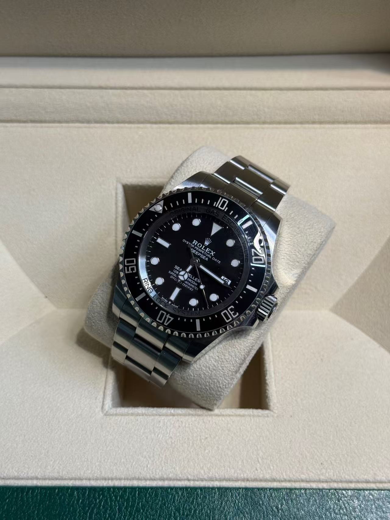 Rolex 136660 detail 1