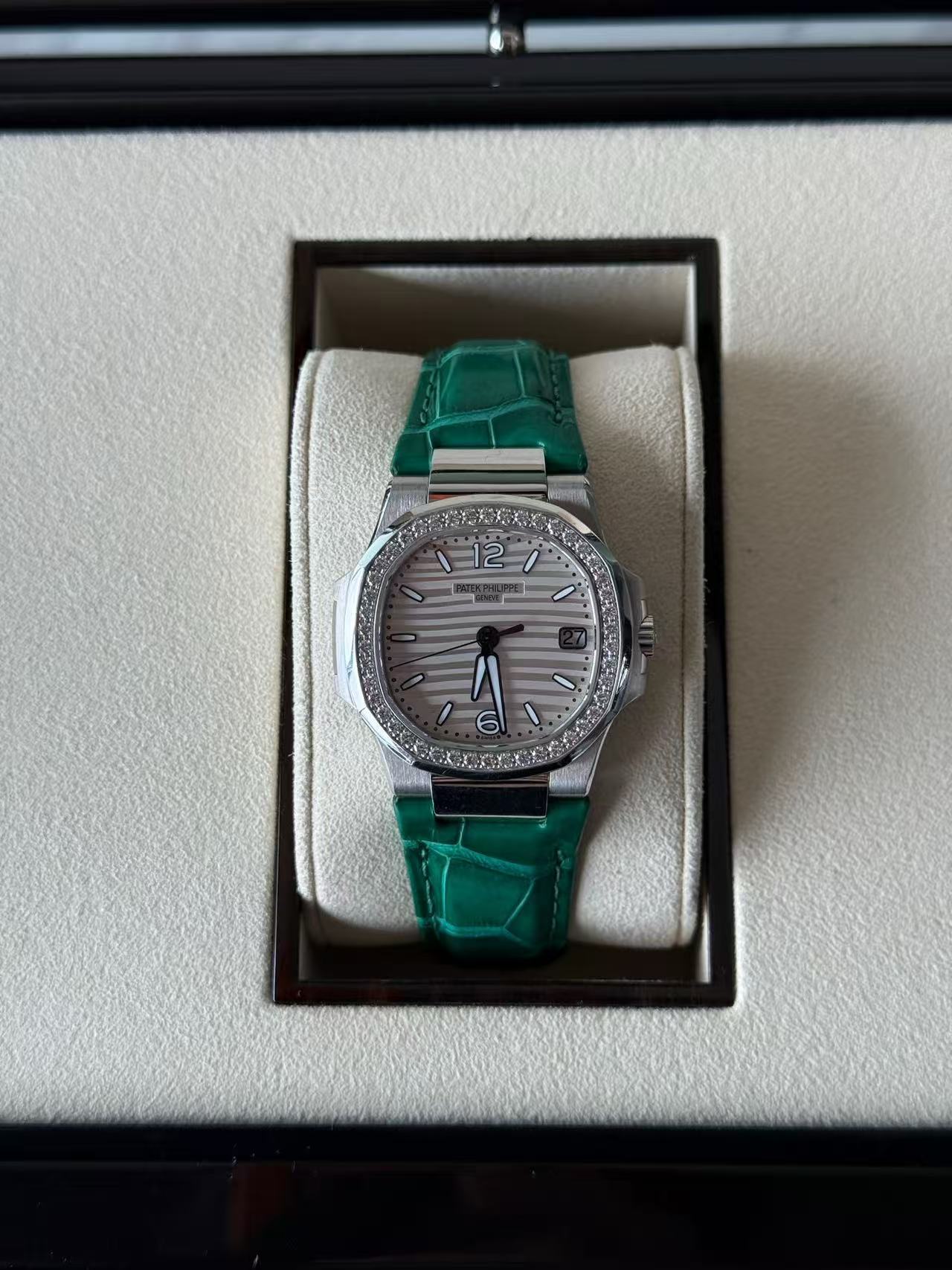Patek Philippe 7010G-011