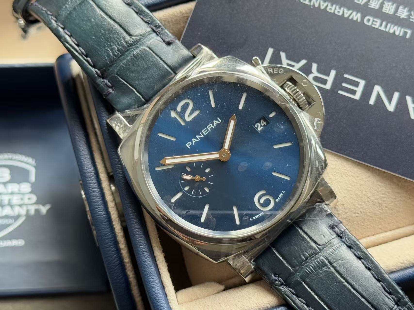 Panerai PAM01274 detail 2