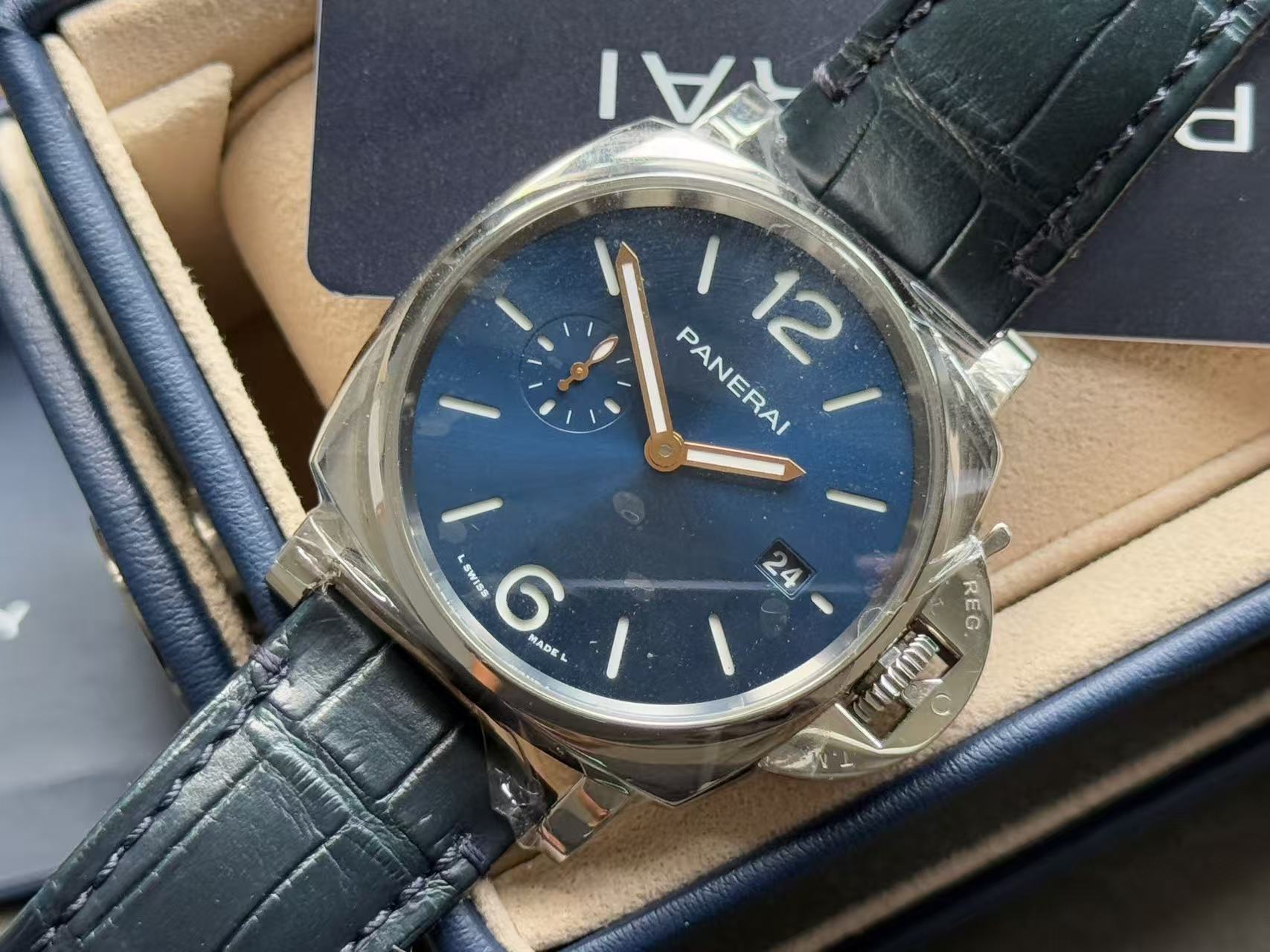 Panerai PAM01274 detail 1