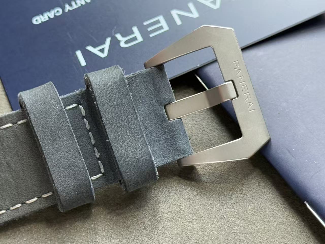 Panerai PAM01335 detail 4
